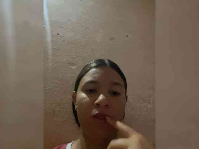 Karlinsweet Live Webcam on BongaCams