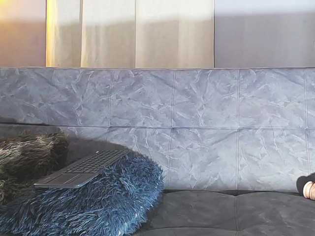 issi-belle's BongaCams show and profile