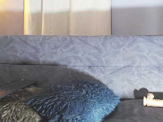 issi-belle's BongaCams show and profile