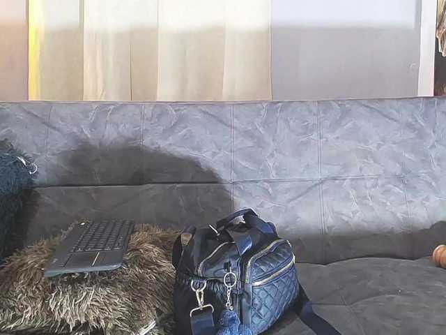 issi-belle's BongaCams show and profile