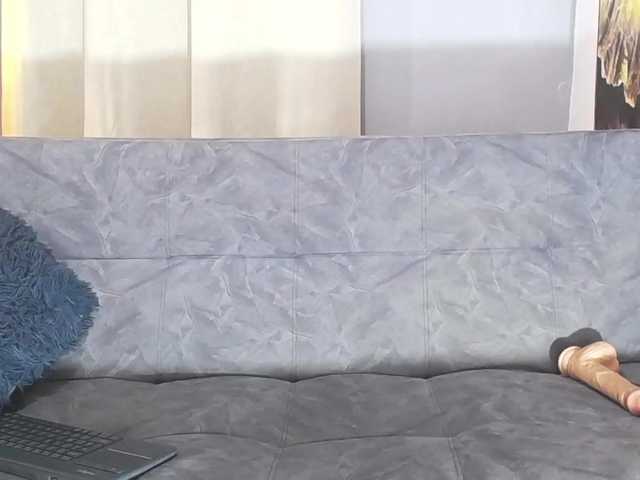 issi-belle's BongaCams show and profile