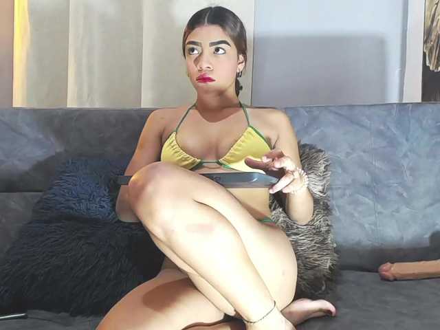 issi-belle's BongaCams show and profile