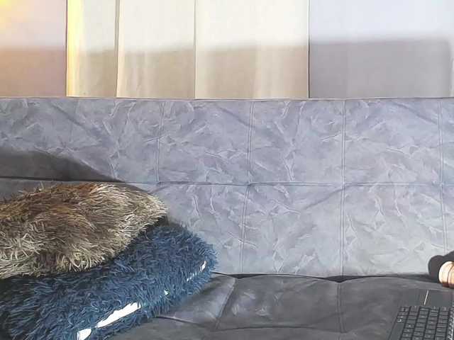 issi-belle's BongaCams show and profile