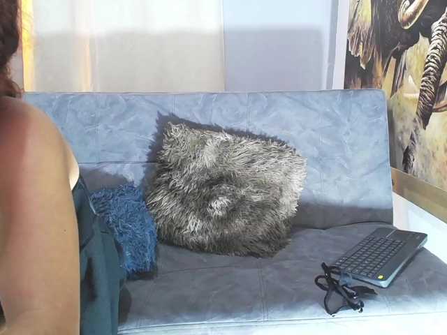 issi-belle's BongaCams show and profile