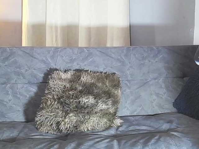 issi-belle's BongaCams show and profile