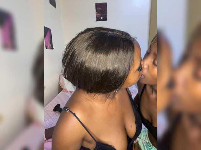 le modèle Sexybitches4u est en webcam porno dans un show sur le site bongacams, il possède les tags suivants: Ebony,Brunette,Shaved