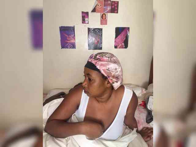 Sexybitches4u webcam