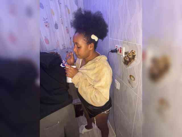 Sexybitches4u webcam