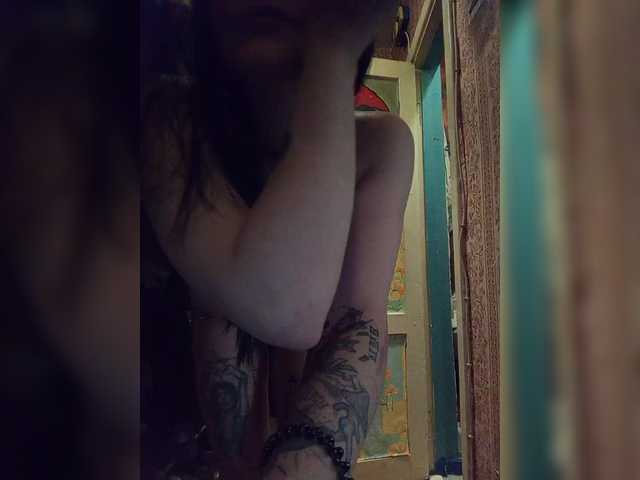 Yuki57's BongaCams show and profile