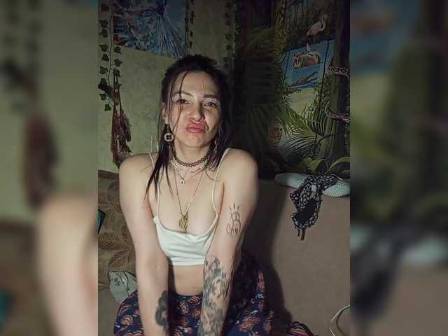 Yuki57's BongaCams show and profile