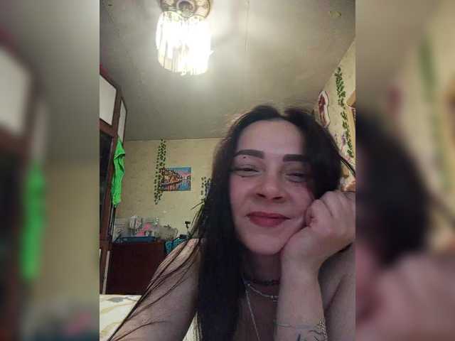 Yuki57's BongaCams show and profile