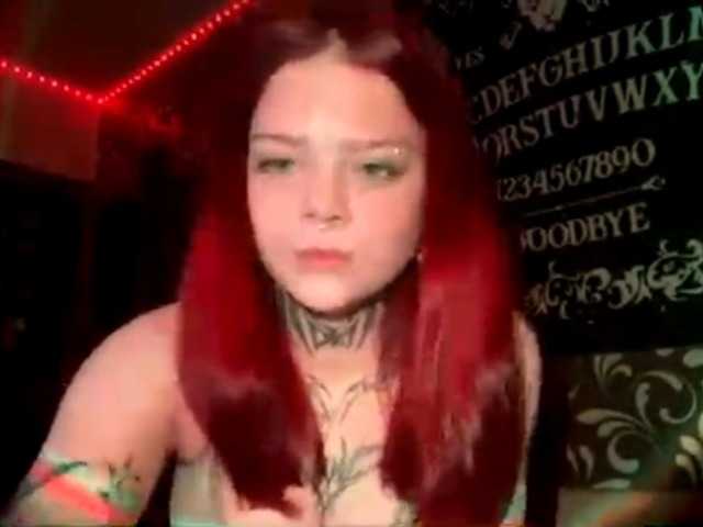 le modèle KateHaard est en webcam porno dans un show sur le site bongacams, il possède les tags suivants: White/Caucasian,Redhead,Shaved