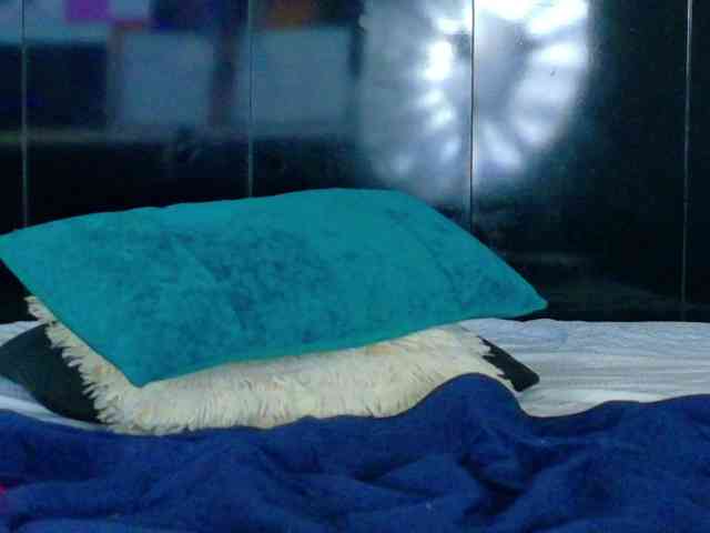 MiaaAngell MiaaAngell