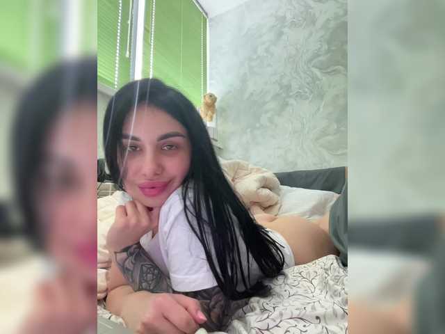 Pe4enkaa's BongaCams show and profile