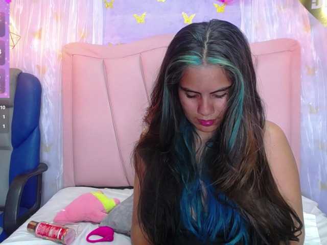 le modèle Lahiacurvy est en webcam porno dans un show sur le site bongacams, il possède les tags suivants: Latino/Hispanic,Brunette,Shaved