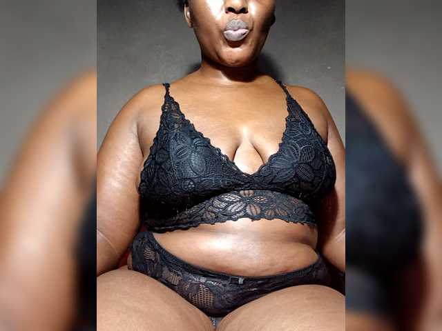 Khetyvile Live Cam on BongaCams