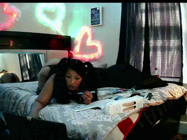 BankrollNBarbies444 webcam