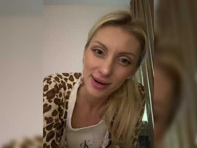 KarinaSimka's BongaCams show and profile
