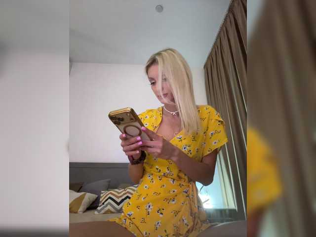 KarinaSimka's BongaCams show and profile