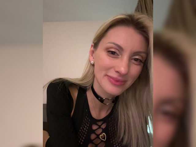 KarinaSimka's BongaCams show and profile