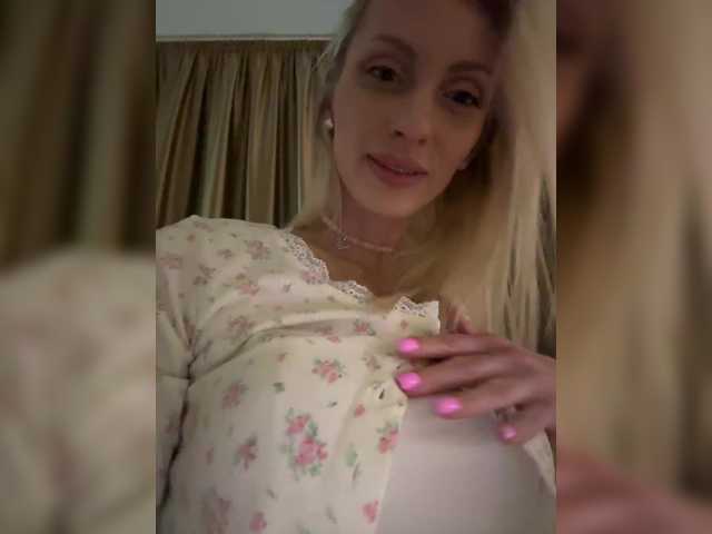 KarinaSimka's BongaCams show and profile