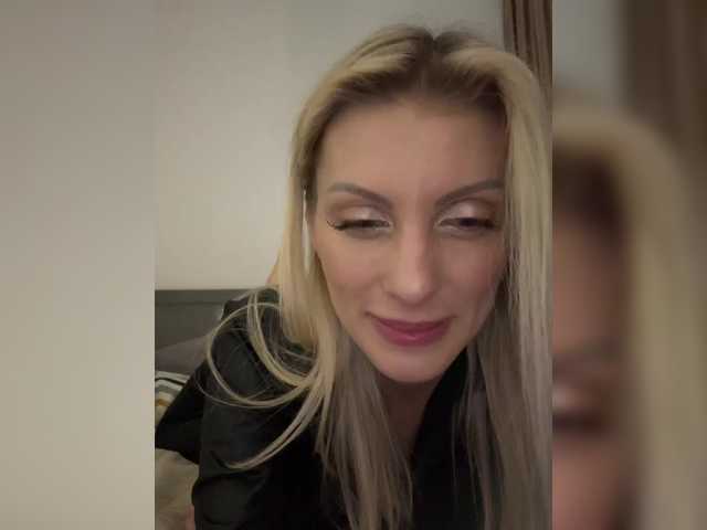 KarinaSimka's BongaCams show and profile