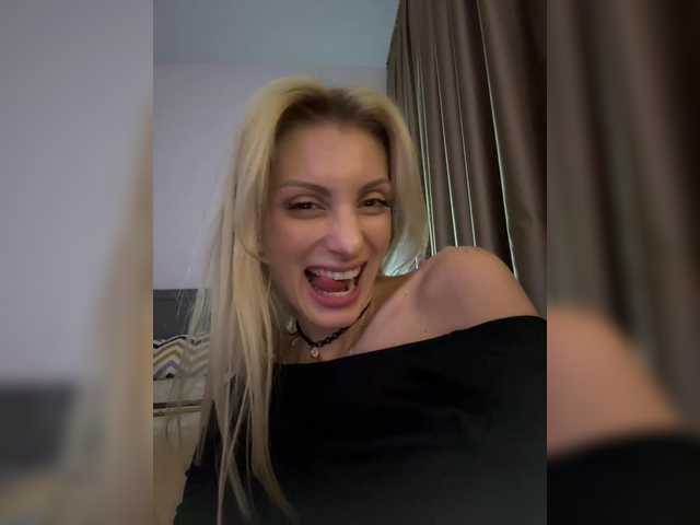 KarinaSimka's BongaCams show and profile