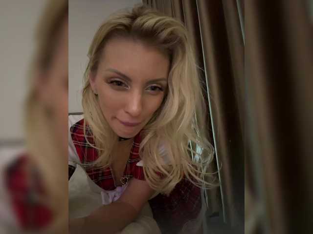 KarinaSimka's BongaCams show and profile