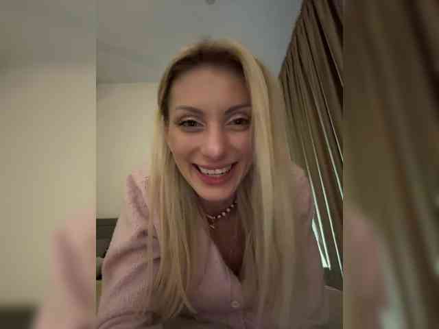 KarinaSimka Live Webcam on BongaCams