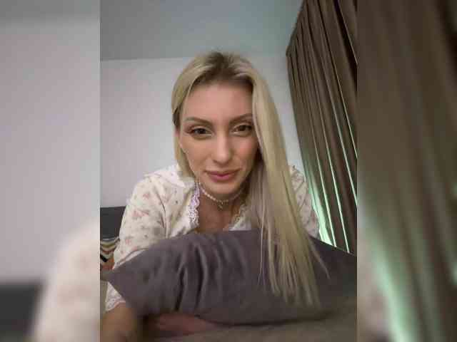 KarinaSimka Live Webcam on BongaCams