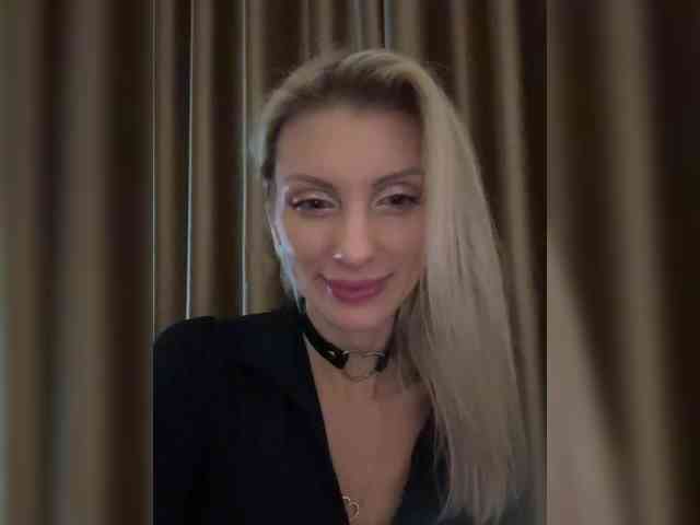 KarinaSimka Live Webcam on BongaCams