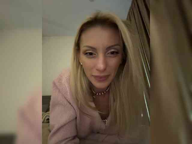 KarinaSimka Live Webcam on BongaCams