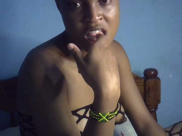 FreakyTrixie's BongaCams show and profile