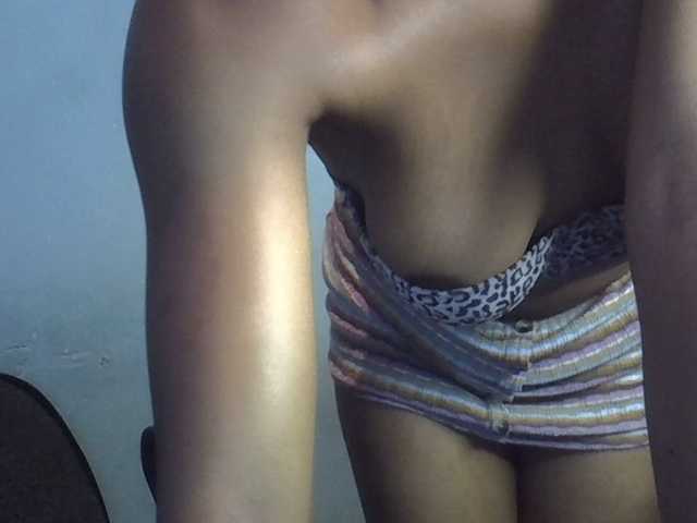 FreakyTrixie's BongaCams show and profile