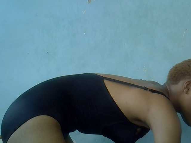 FreakyTrixie's BongaCams show and profile