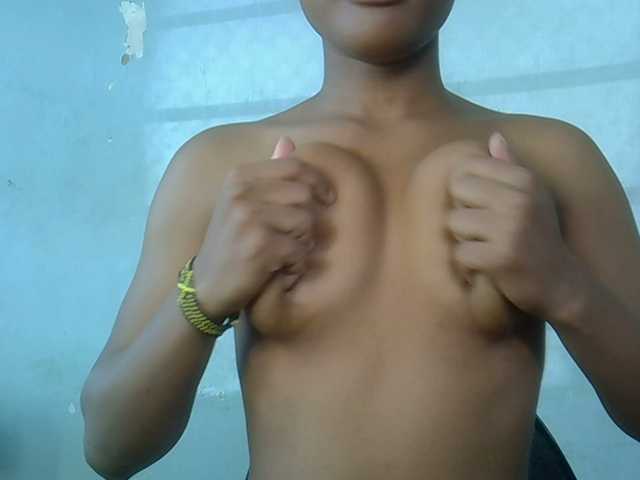 FreakyTrixie's BongaCams show and profile