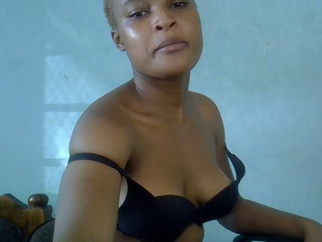 FreakyTrixie's BongaCams show and profile