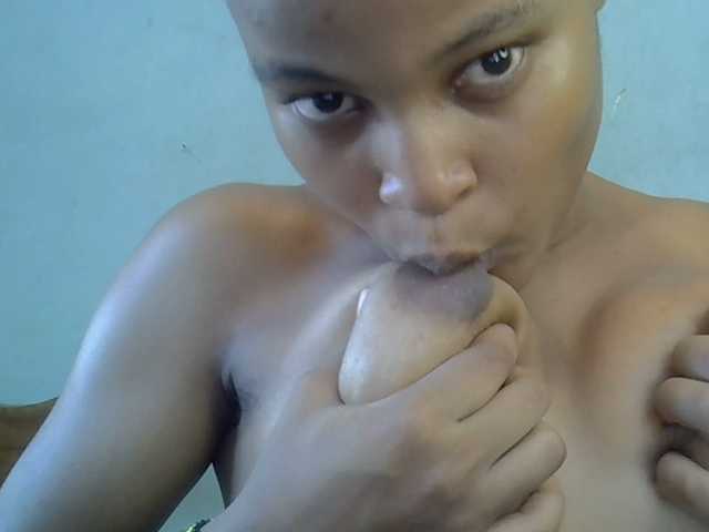 FreakyTrixie's BongaCams show and profile