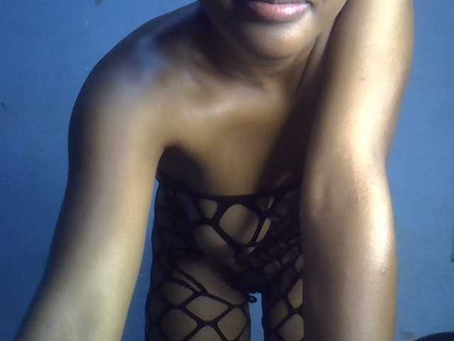 FreakyTrixie's BongaCams show and profile