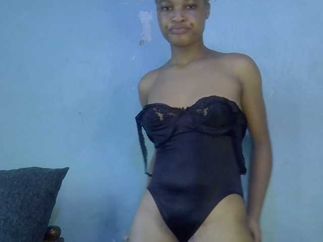 FreakyTrixie's BongaCams show and profile