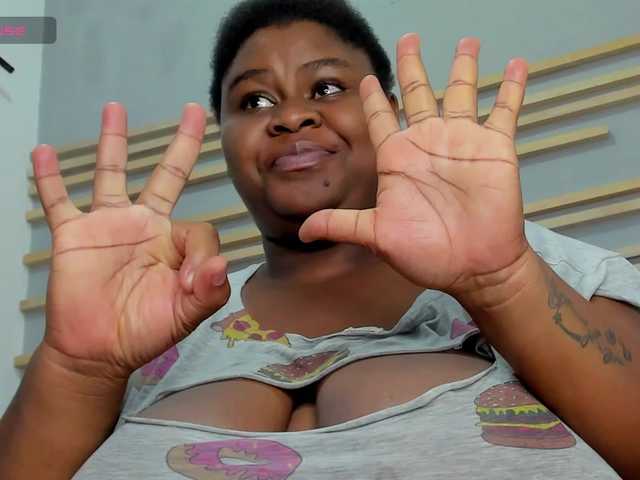 Criistal-castro's BongaCams show and profile