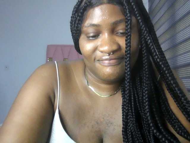 le modèle Hotchocolatee191 est en webcam porno dans un show sur le site bongacams, il possède les tags suivants: Ebony,Brunette,Trimmed