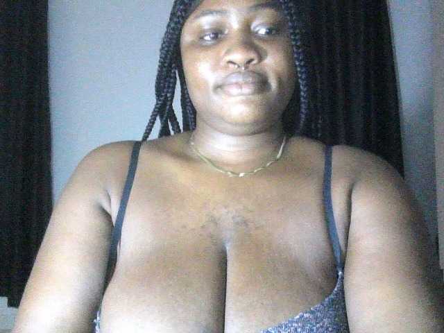 Hotchocolatee191 webcam