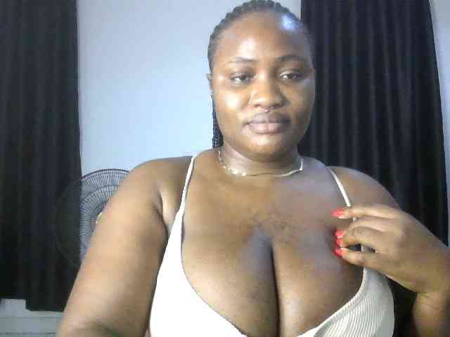 Hotchocolatee191 webcam