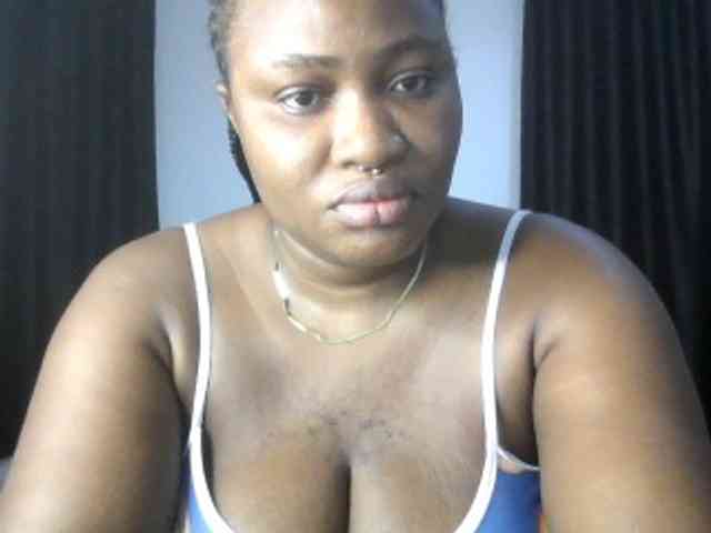 Hotchocolatee191 webcam