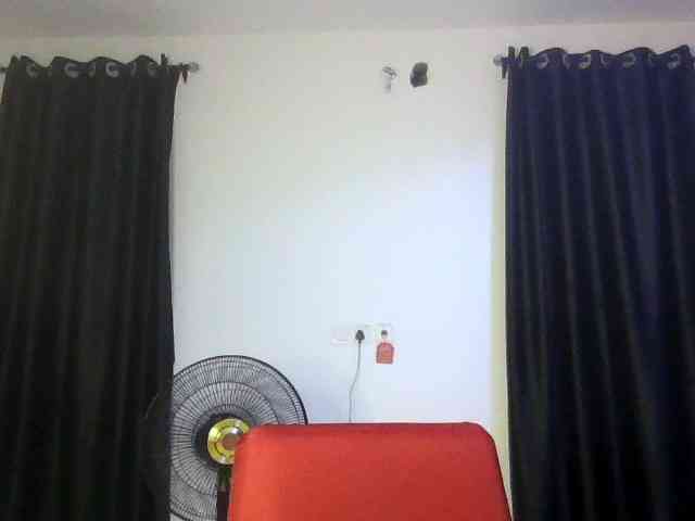 Hotchocolatee191 webcam