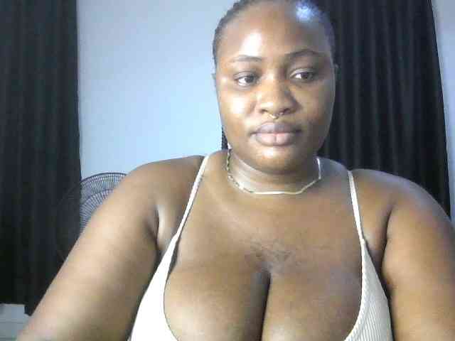 Hotchocolatee191 webcam