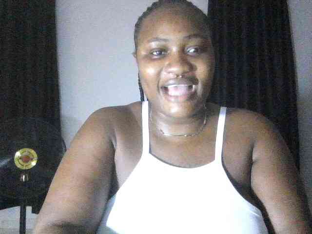 Hotchocolatee191 webcam