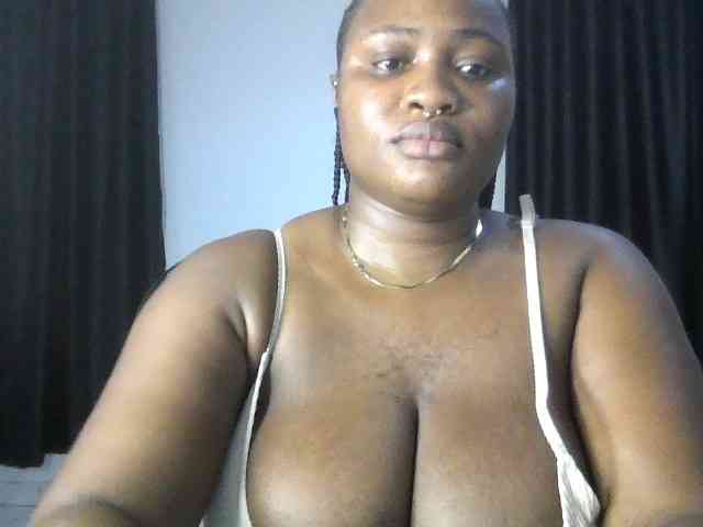 Hotchocolatee191 webcam