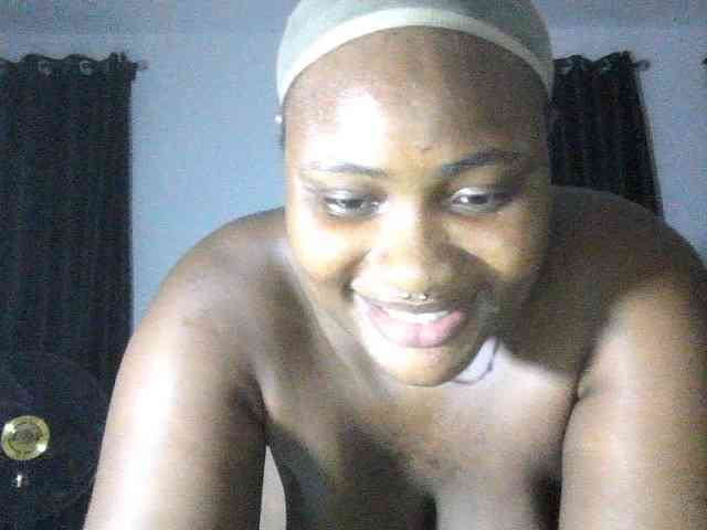 Hotchocolatee191 webcam